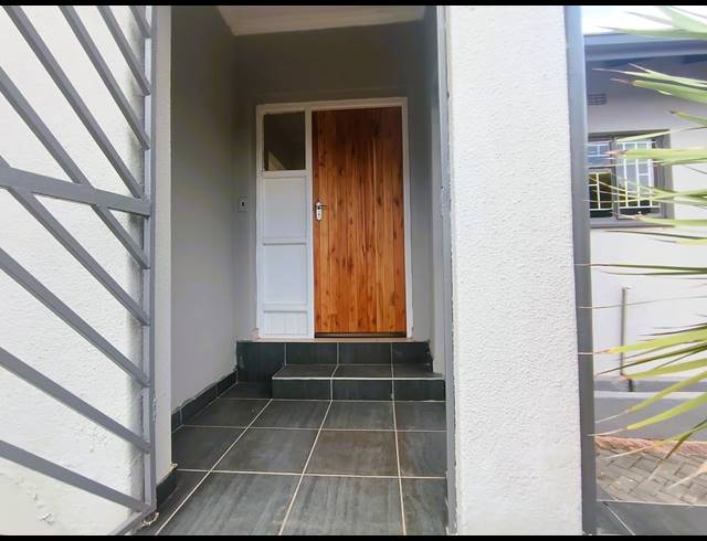 4 BEDROOM HOUSE FOR SALE IN ROSHNEE